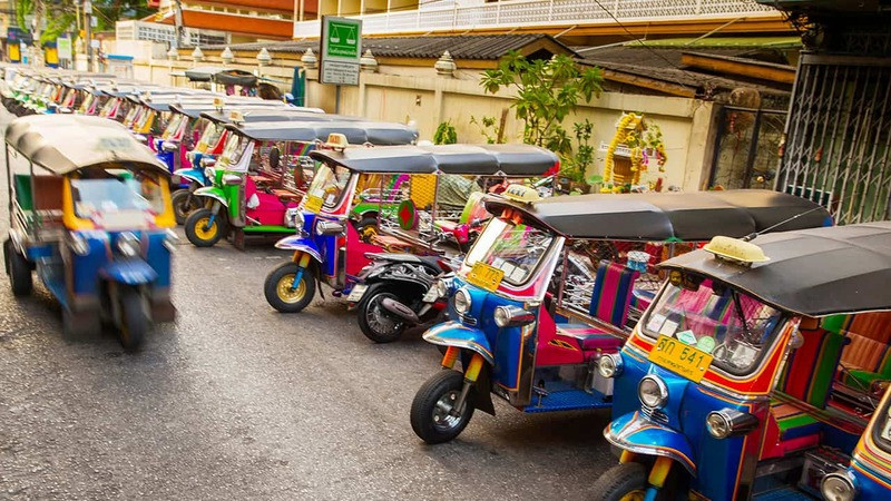 Tuk Tuk - phương tiện di chuyển Thái Lan