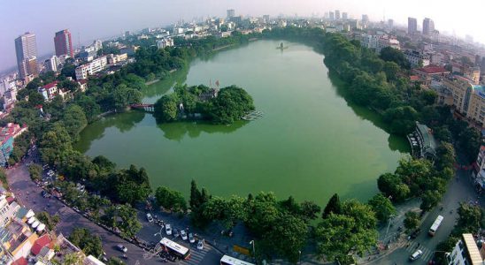 Hồ Hoàn Kiếm nhìn từ trên cao